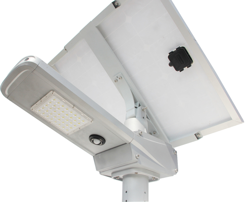 निविड़ अंधकार IP65 80W सौर ऊर्जा संचालित एलईडी स्ट्रीट लाइट लिथियम बैटरी 12V / 480WH