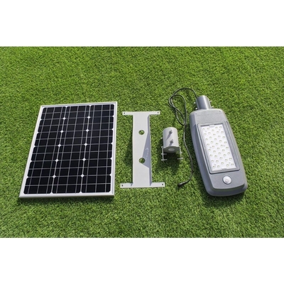 उच्च चमक सौर ऊर्जा चालित एलईडी स्ट्रीट लाइट 140lm / w SMD IP65 आउटडोर पनरोक