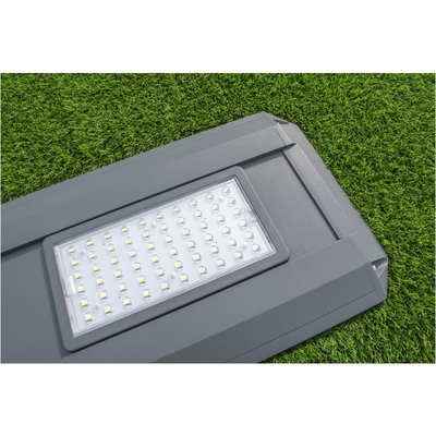 IP65 निविड़ अंधकार स्वचालित सौर स्ट्रीट लाइट 30w 40w 50w 60w 3 साल की वारंटी के साथ